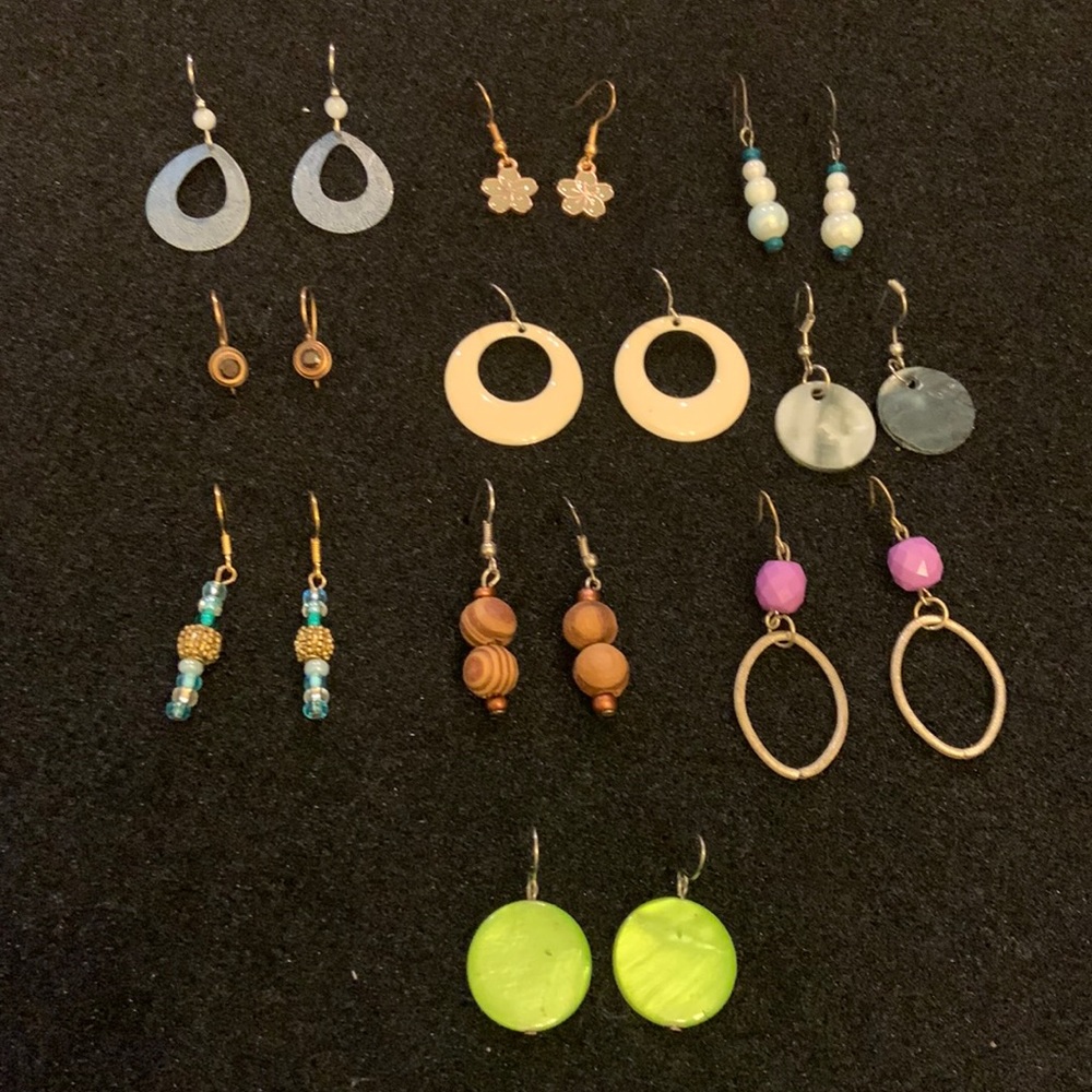 Vintage fish hook back earrings. 10 pairs dangling style.‎ 

Bin 7